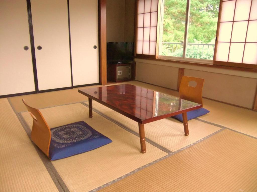 Nishimiyasou Hotel Fujikawaguchiko Værelse billede